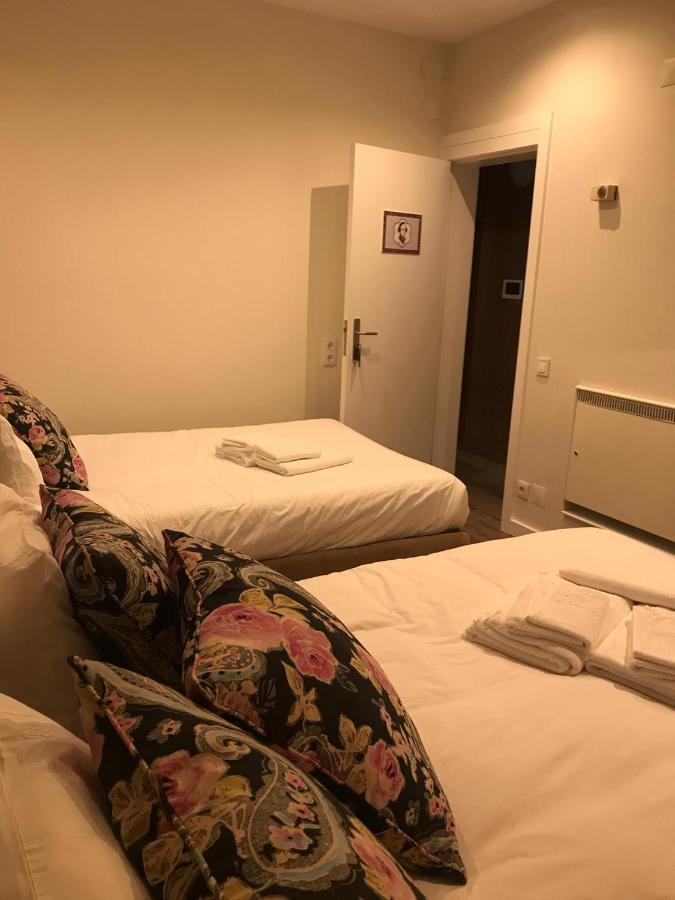 Junqueira76 Guesthouse โปโว เดอ วาร์ซิม ภายนอก รูปภาพ